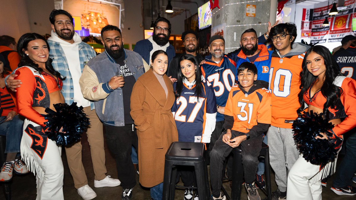 BroncosCheer's tweet image. Shoutout to the best fans in the NFL for taking over D.C. this weekend! 👏🫶

#DENvsWAS 🔜 Tell us where you’re cheering from, Broncos Country!