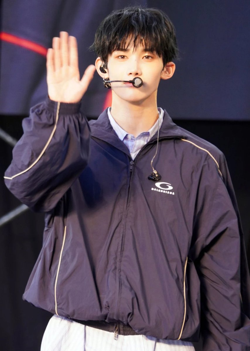 anonymousbread8's tweet image. i recently realised jo’s ears are two different shapes and i think that makes him even more endearing to me