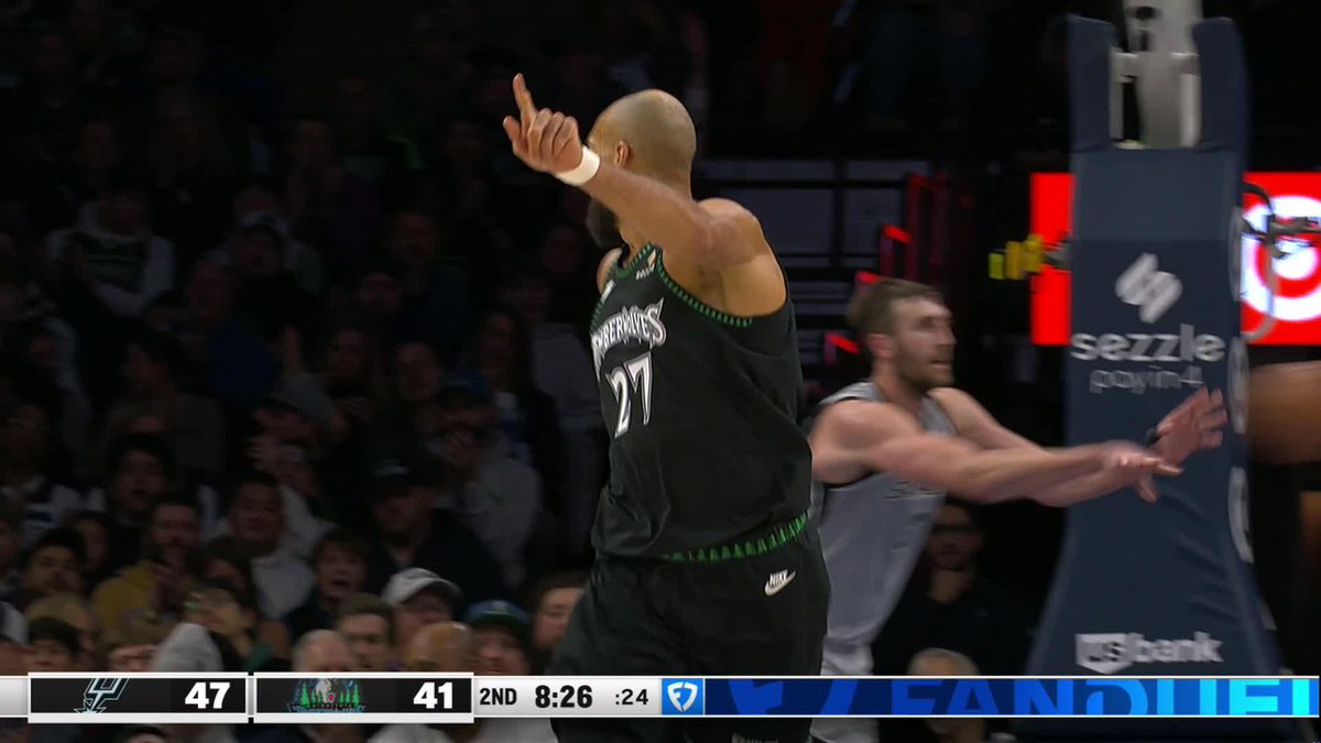 the dime 🤌
the dunk 🤌