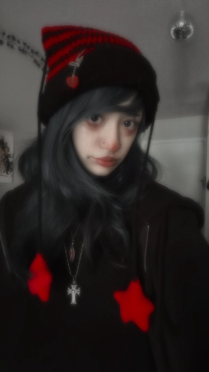pixiepuke222 tweet picture