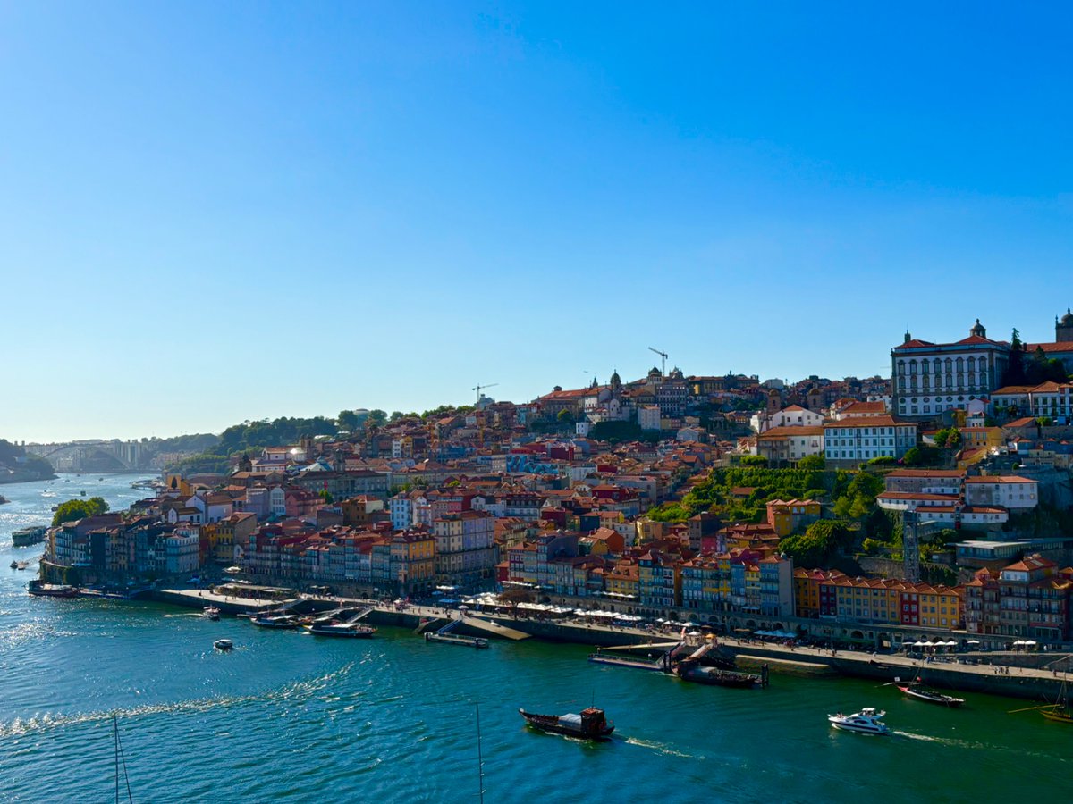 portugaltopics's tweet photo. ◆ポルト2泊3日で出来ること

・街中散策
・ドウロバレーツアー
・ブラガ&amp;ギマランイス観光
・サンティアゴ・デ・コンポステーラにも行けるよ
・夕方と夜のドンルイス一世橋は鉄板
・お肉もいいけど海鮮系を狙ってみて

ポルトは周辺含めて楽しむと最高なのでぜひ計画してみてね。 https://t.co/q3fI2IBjJ8