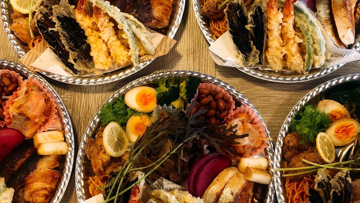 12月に入りましたね
連日たくさんオードブルのご注文いただきありがとうございます

31日分は昨年の数を上回るご予約を頂きましたので
受付終了とさせていただきます
30日分は引き続き16日までご予約承りますが
予定数量に達し次第締め切らせて頂きますのでご注意ください