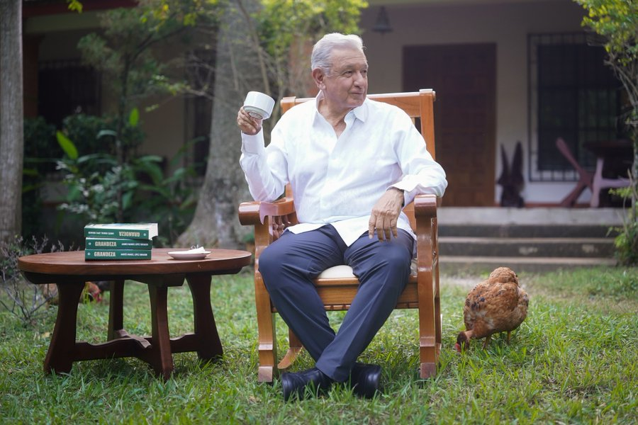 #TIJUANA #BAJACALIFORNIA #Grandeza 
Entre tres causas que AMLO citó para volver a la política activa anotó la de defender la soberanía del país. ¿Sería capaz de empuñar un arma? Porque llamados a levantarse en armas, lo hace cualquiera.