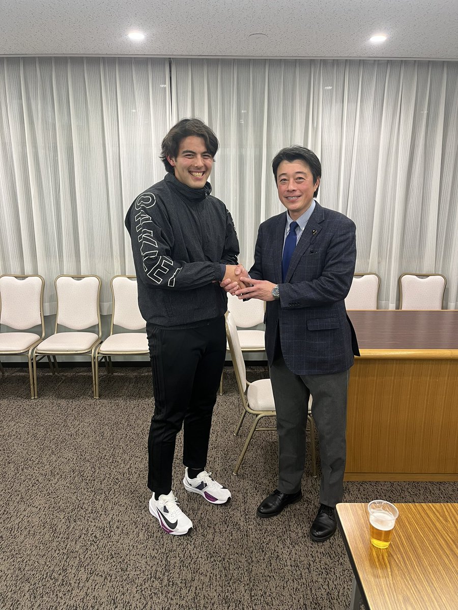 【壮行会】
中学部少年野球チーム元ドリームス主催の壮行会❗️シャピロマシュー一郎選手がオリックスで、活躍できるよう送り出した。長男と同級生のため、少年野球チームビーバーズから知っているので、私にとっても楽しみが増えました。是非、一軍の試合を観戦したいと思います。頑張っていこう‼️