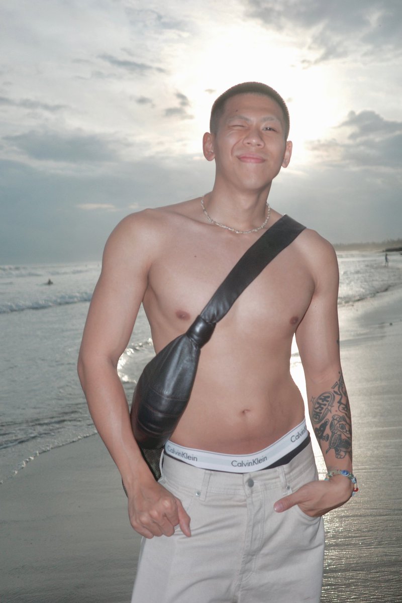 fudgehands's tweet image. At least it’s not all shirtless?