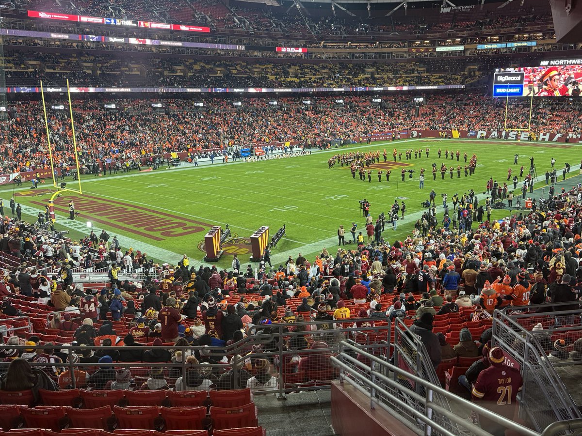 NickiJhabvala's tweet image. Yea, I’m not so sure about a sellout. A very pro-Denver crowd though. 

(Worth noting that sellouts and game attendances are based on PAID attendance. They do not include no-shows.)