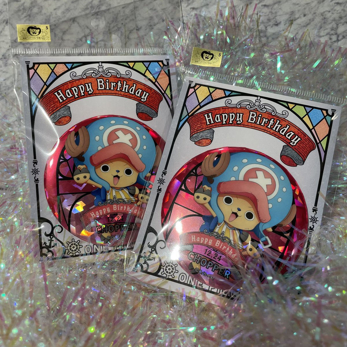 ONE PIECE 麦わらストア 原宿 渋谷 特典 チョッパー 缶バッジ 新商品】麦わらストア限定 HBDステンドグラス風ホログラム缶バッジ