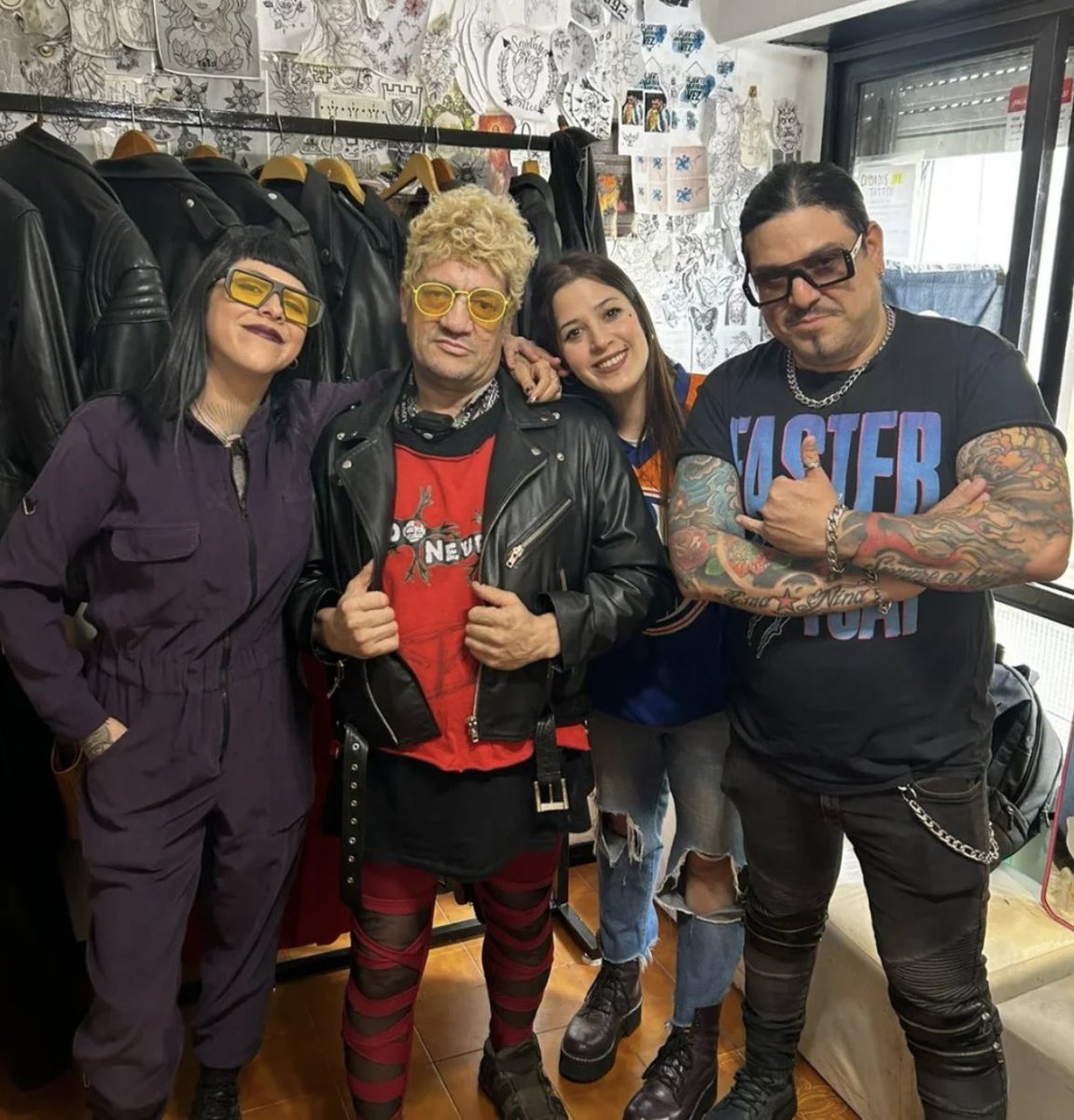 PityRockAndRoll's tweet photo. ¿ Que vas a hacer tan sola hoy ? https://t.co/1N0doNdMZX