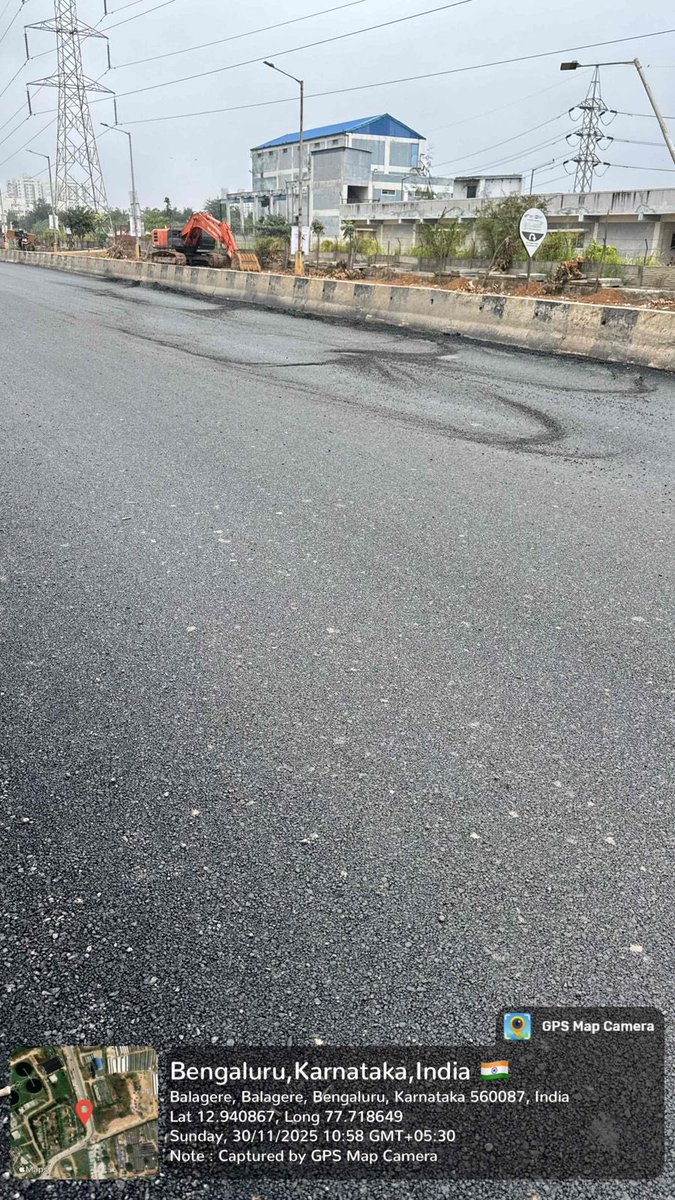 CitizenMattersX's tweet image. 🔍 9 Days. That’s all it took for a “newly laid” road to fail under #GBA 
📍Location: Vibgyor High School Road, Thubarahalli.
Lat: 12.945852
Long: 77.717898

👇From the timestamps alone, the verdict is obvious: this is not wear and tear- it’s a textbook Masterpiece case of poor…