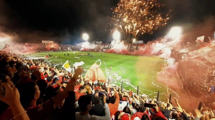 Saludo al Pueblo Santo, la hinchada más apasionada de <a href="/CASMOficial/">Club Atlético San Martín</a>

Como un hincha más, espero lo mejor para el club en esta nueva etapa y felicito a Óscar Mirkin por la victoria. 

San Martín tiene la cancha más caliente del país, y ese fuego, esa pasión, es parte del corazón de