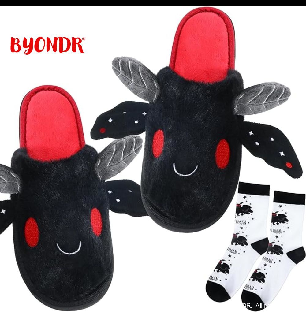 GoBYONDR_IO's tweet image. Forget cold feet—warm up with Mothman mystery! Cozy meets cryptid with plush Mothman slippers that keep the inexplicable snugly underfoot. #byondr #Paranormal Read more: byondr.io/2025/11/30/tre…