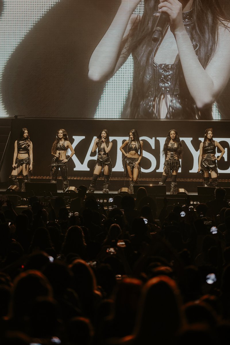 KATSEYE lit up Houston with a Beyoncé level show on the Beautiful Chaos Tour 🐇✨

tokkistar.com/katseyes-show-…

📝 Sarah
📸Rahul Bhatt