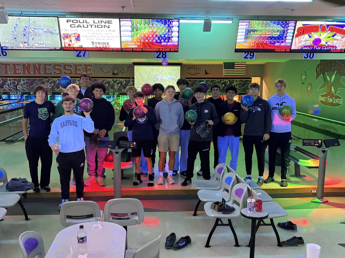 Team event: Bowling night with the boys and some friendly competition. It was great to see everyone. #family #gohawks #hvaboyssoccer
