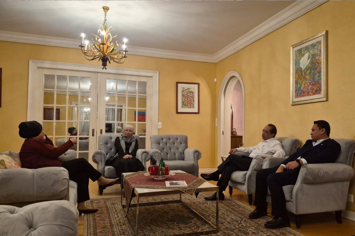 KESUMA perkukuh diplomasi buruh global di Geneva! 🇲🇾  
Libat urus ILO &amp; UN Forum dipimpin TKSU Dasar &amp; Antarabangsa, bincang isu perburuhan, peranan Atase Buruh &amp; solidariti ASEAN dalam isu Myanmar.  
#KESUMA #MalaysiaMADANI #ILO #DiplomasiBuruh #NAPBHR #TadbirUrusBaik