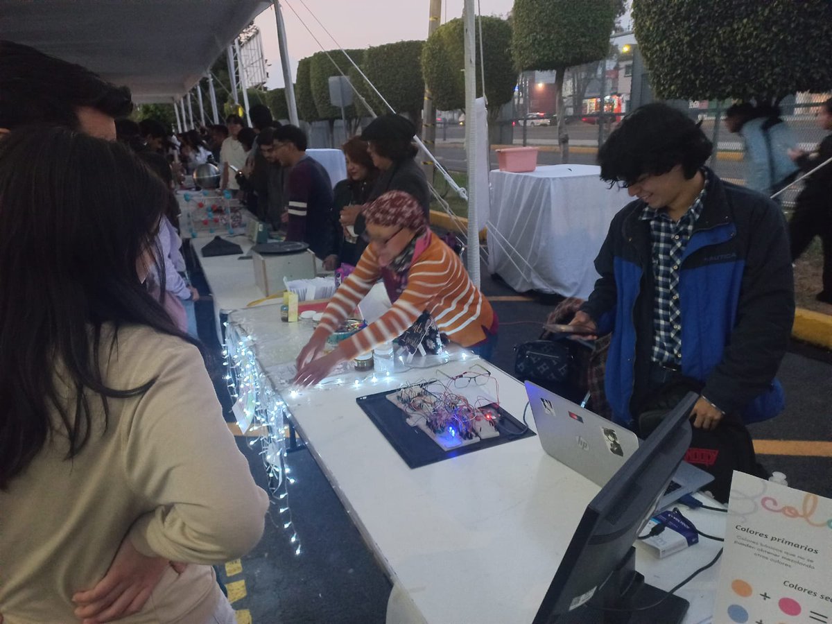 buap_fcc's tweet image. ✨ Noche de las Estrellas 2025 | BUAP ✨
La Facultad de Ciencias de la Computación se hizo presente en esta gran fiesta de ciencia y divulgación.
💙 Agradecemos la participación de nuestras y nuestros estudiantes, docentes.