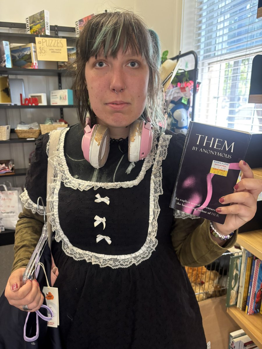 mpdnotgirl's tweet image. lol #nonbinary