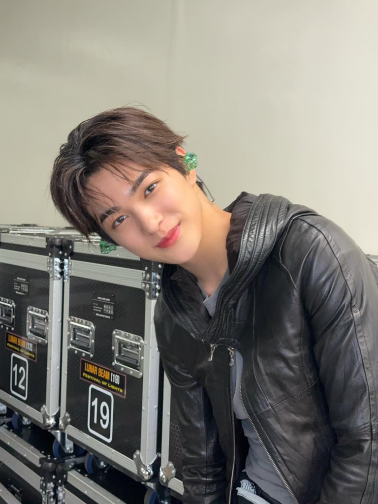 안건호 얼굴 tweet media