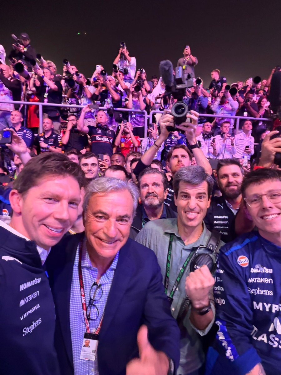 Luca1u1's tweet photo. FOTO FAMILIAR, SAINZ PAPA https://t.co/4JqebFlgHp