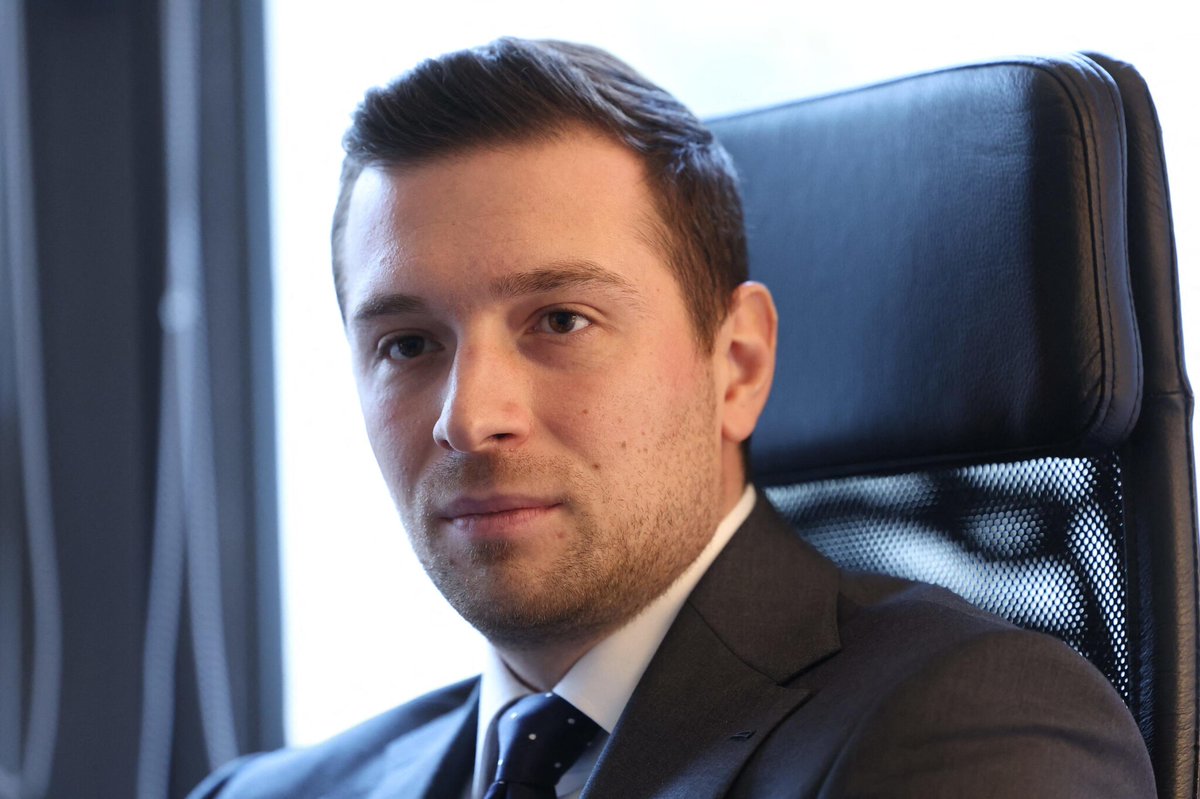 le_Parisien's tweet image. « Il m’a sauté dessus » : Jordan Bardella raconte son agression lors d’une séance de dédicaces
➡️ l.leparisien.fr/CiOp