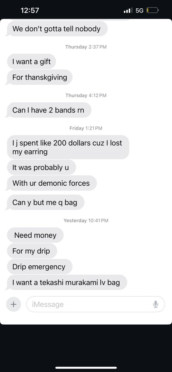 johndoewife's tweet image. Aye u bitches is crazy 😂😂😂😭😭😭