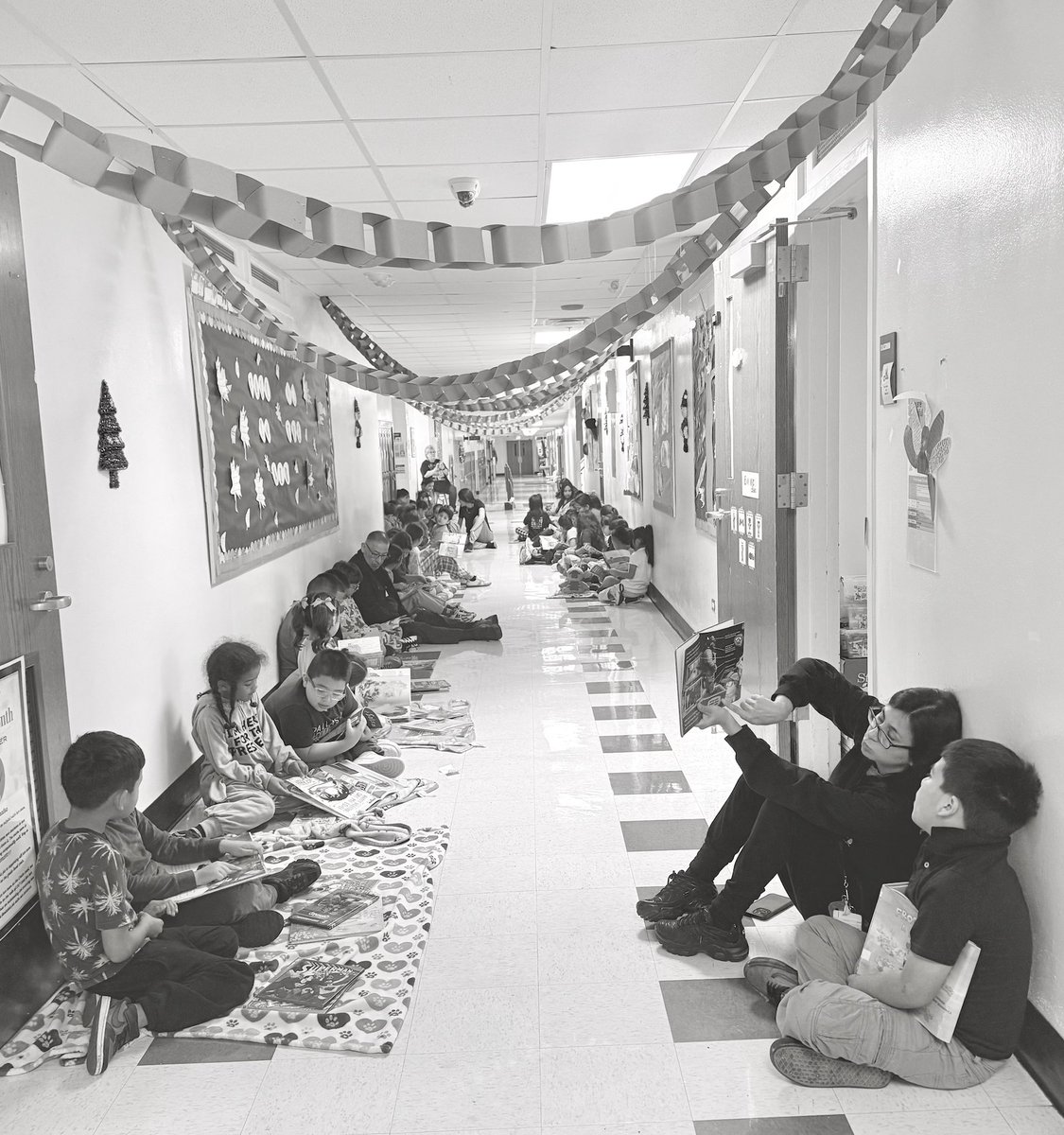 CREWatDISD's tweet image. We loved seeing our Wolfpack families at our annual Fall in Love with Reading event before the break! Thank you for helping make our community strong. 💛🐺
Reminder: School resumes tomorrow, Dec. 1.
Doors open at 7:40 AM.
See you in the morning! @RubyGarzaDISD @Region1DISD