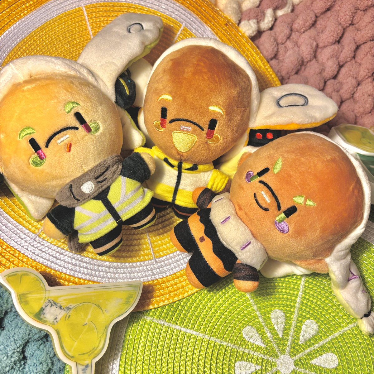 If you’re wondering what the agentlings are up to… uhhh,,, anyway interest check closing tonight!! 🥳💚✨

forms.gle/RyMqKxLZpNqp5t…