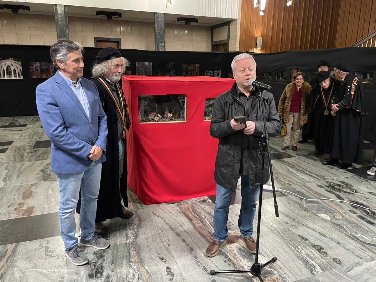 pessebrescat's tweet photo. Aquest cap de setmana hem inaugurat l'exposició de Presepios de Santo Tirso a Portugal, amb @pessebrescat com a entitat convidada. Quaranta pessebres catalans s'hi podran veure durant aquest Nadal, amb una mostra que ha rebut molt bona acollida
#pessebrIsme #presepio #cultura https://t.co/Gg0aeeS6a0