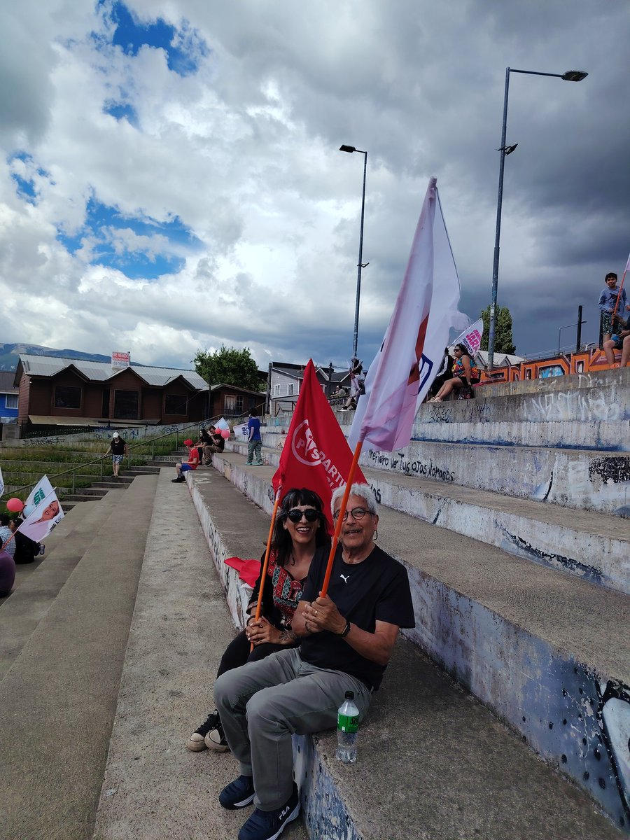 Con mi Papito, un Demócrata Cristiano desde hace 54 años
#estamosconjara #aysenporjara #JaraPresidenta