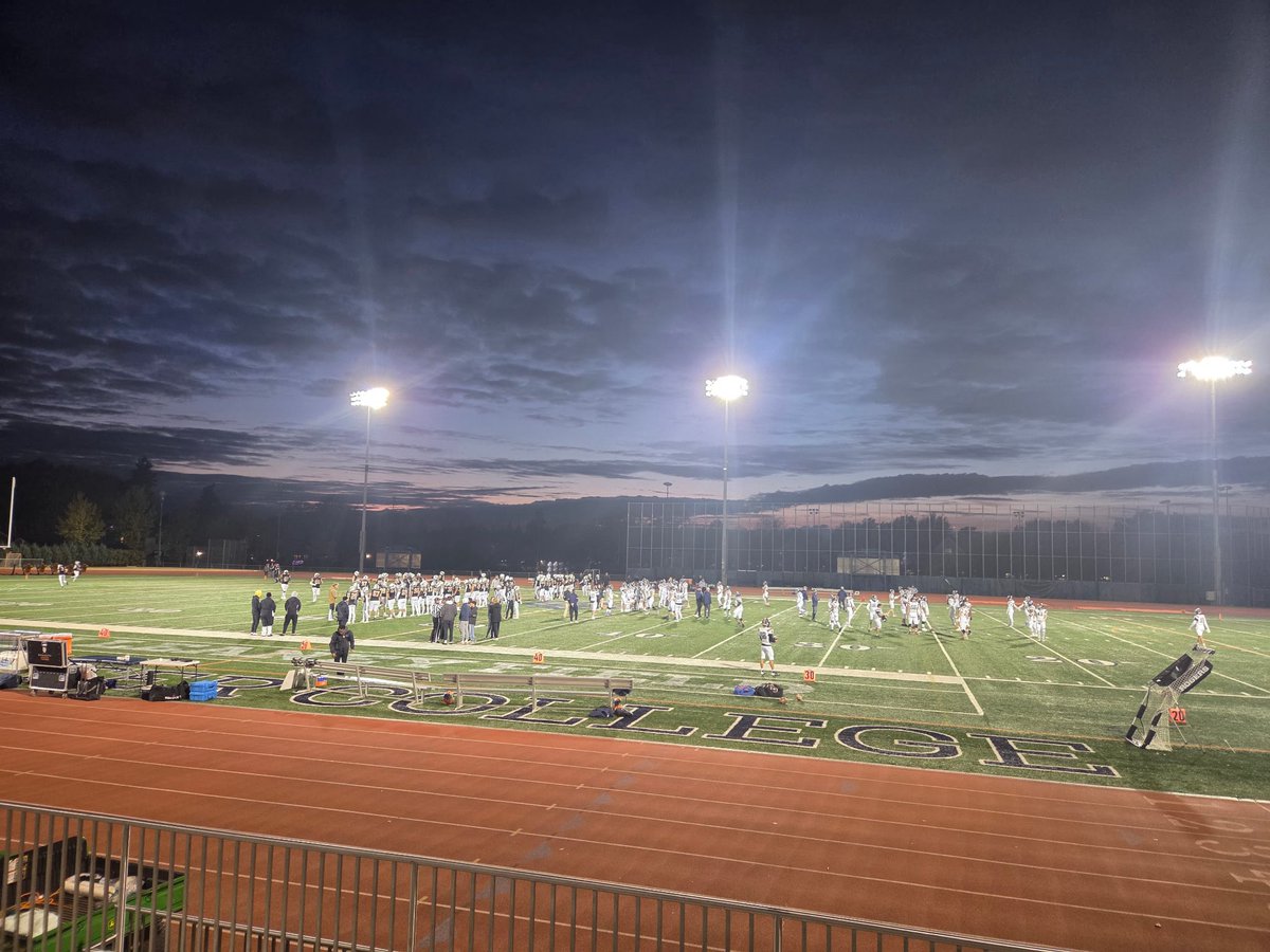 beauripp23's tweet photo. I had a great time back Macalester a few weeks back! Thank you again @Phil_Nicolaides &amp; @noahbresson32 for the invitation. It was great watching @MacalesterFB get a big win!
@Coach_Artinian
@MacCoachHauser
@PrepRedzoneWI @MJ_NFLDraft @TravisBOUND 
@TheRealNickOsen
@CoachKMackLHS https://t.co/cY7wspvbCS
