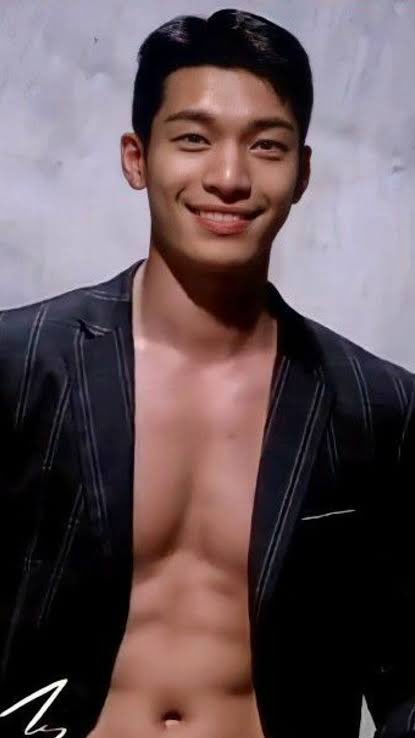 hyperxse's tweet image. Pagi pagi butuh asupan nenen dari gue?