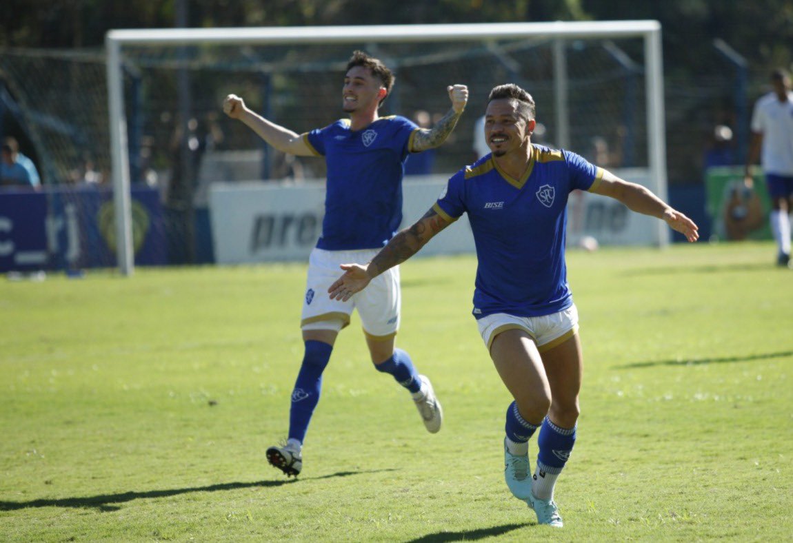 💥 CARIOCA SÉRIE B1 💥

Serrano abre vantagem no primeiro jogo da final ao derrotar o Bonsucesso por 2 a 1. A segunda partida será no próximo sábado (06/12), às 15h, no Leônidas da Silva.

📸 Urbano Erbiste/FERJ