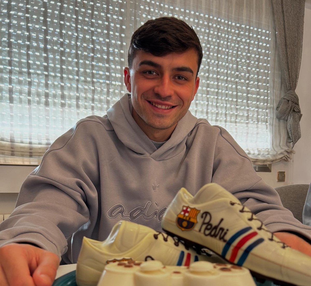 Pedri's tweet image. La semana del 23 🎂🏟️