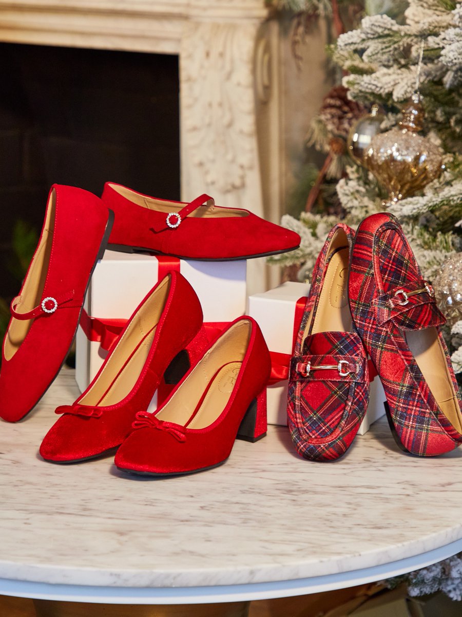 Spreading holiday cheer one accessory at a time!