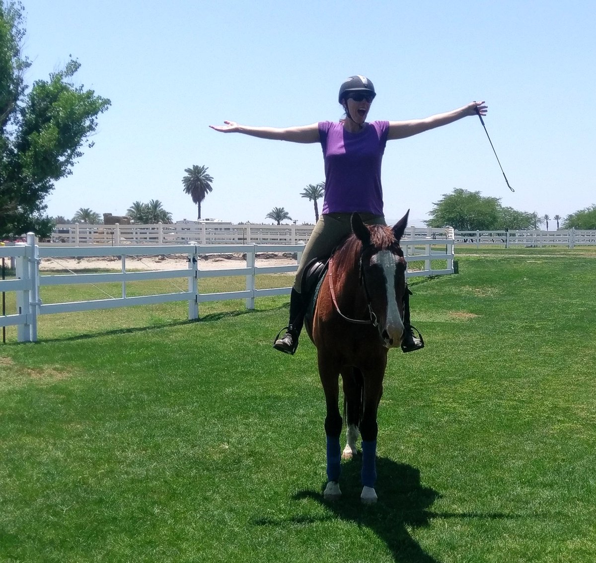 GloriousAllianc's tweet image. Love this shot after one of Smoothie&apos;s first rides! K was ecstatic and showed it redhead style. Smoothie was like, but of course I&apos;m good...
