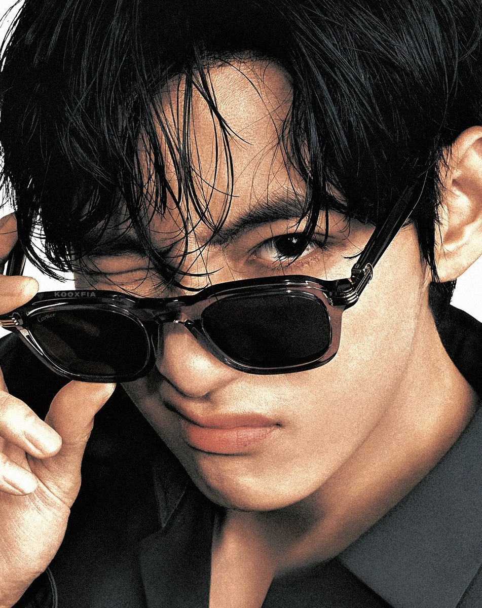 “define fine shyt” 🫴🏻