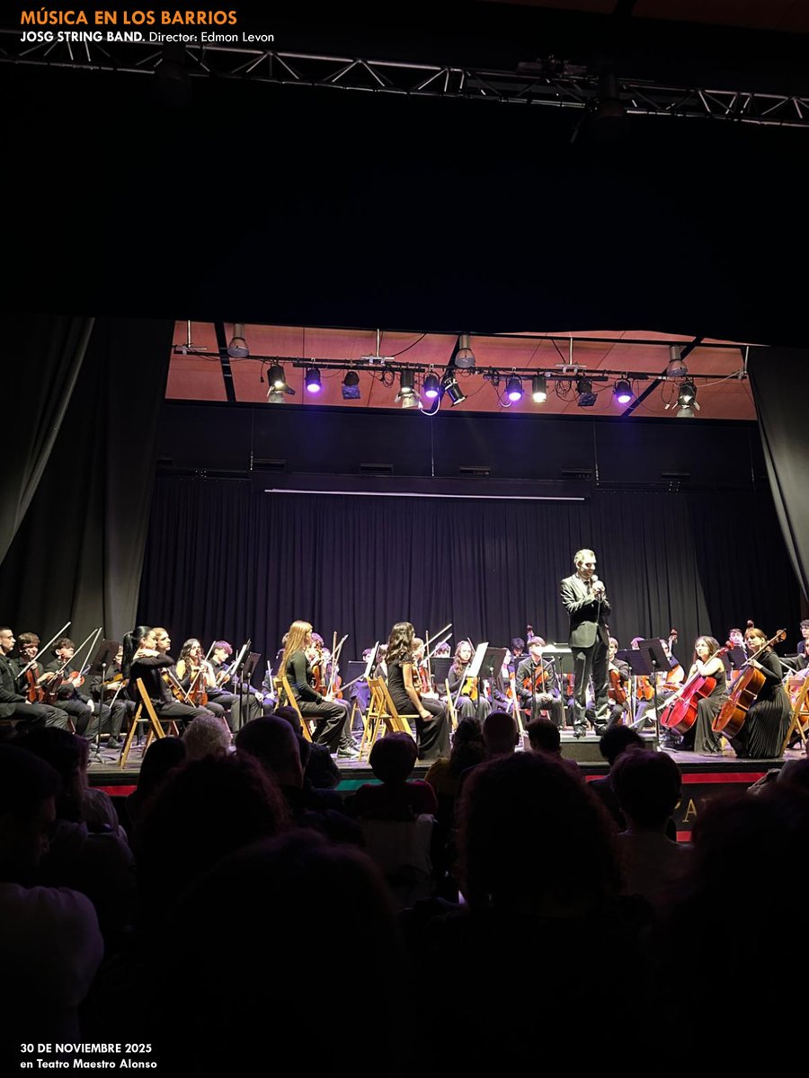 JOSGgranada's tweet photo. Qué gran inicio del ciclo Música en los Barrios! 🎻

Aún con la emoción del concierto de esta tarde en el Teatro Maestro Alonso, compartimos algunas fotos de la actuación de nuestra JOSG String Band, dirigida por @EdmonLevon. https://t.co/U7uE6shixd