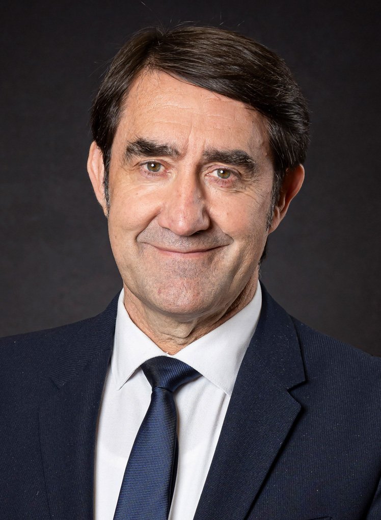 Si te indigna lo de #SalvadosSaloméPradas, recuerda que este verano tras la peor oleada de incendios forestales de la historia de Castilla y León, con 3 fallecidos y más de 140.000 hectáreas quemadas, el Consejero Suárez-Quiñones sigue en su puesto.

Y aquí no dimite ni Dios.