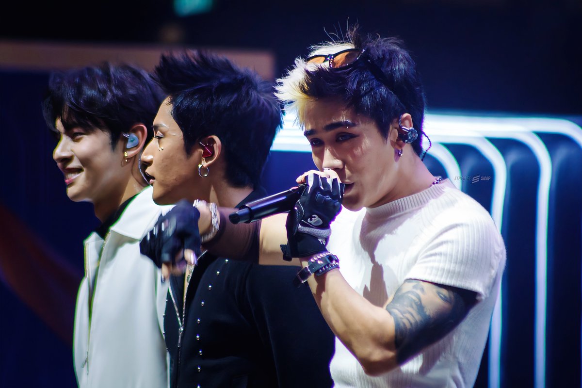 EtherealSnap's tweet image. 251130 SB19 Josh
⌜ KIC 2025 ⌟

@JoshCullen_s

KIC2025 HALFTIMESHOW WITH SB19
@SB19Official #SB19 #SB19_JOSH 
#SB19BTFLive_KIC2025 #KIC2025