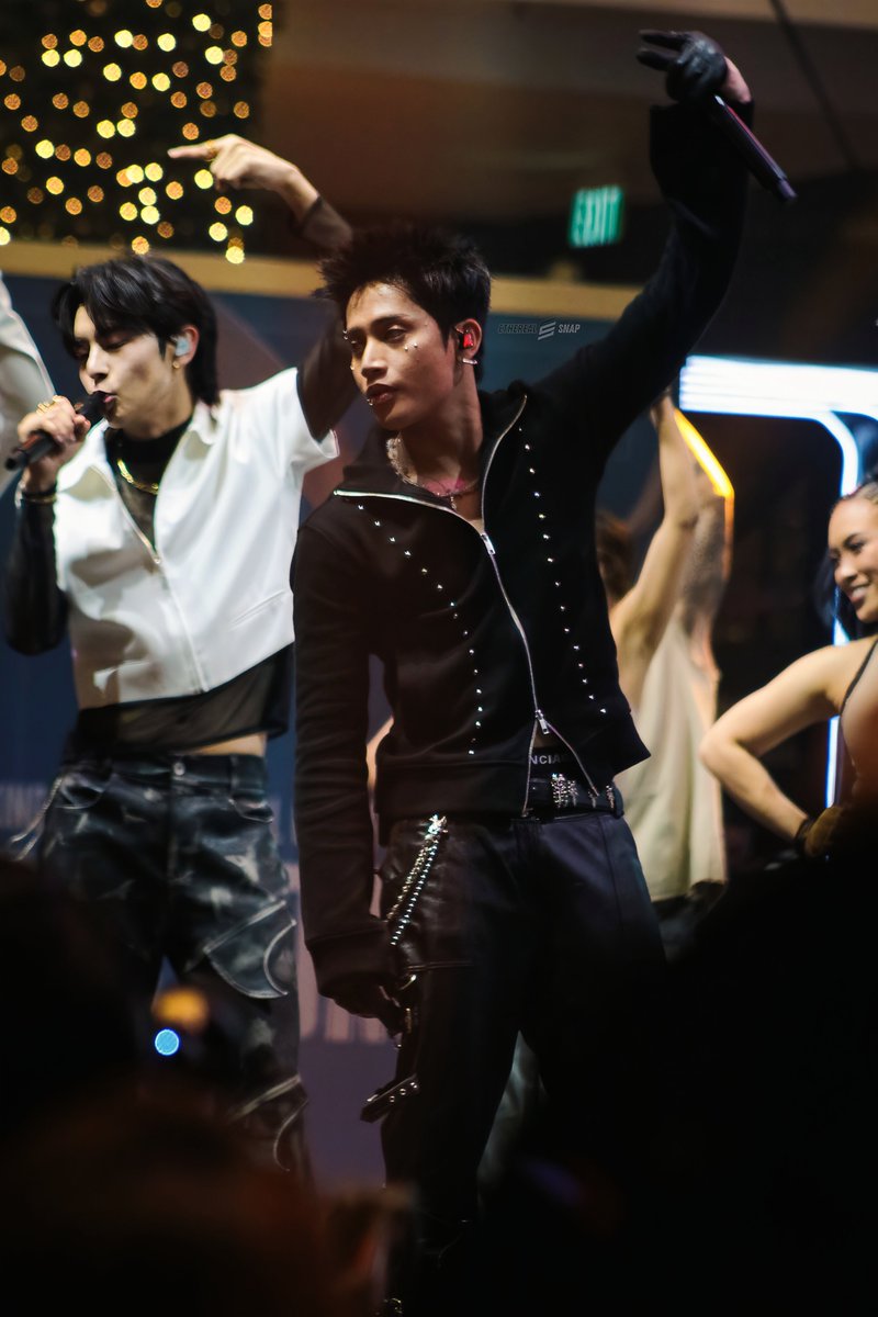 EtherealSnap's tweet image. 251130 SB19 Ken
⌜ KIC 2025 ⌟

@felipsuperior

KIC2025 HALFTIMESHOW WITH SB19
@SB19Official #SB19 #SB19_KEN 
#SB19BTFLive_KIC2025 #KIC2025