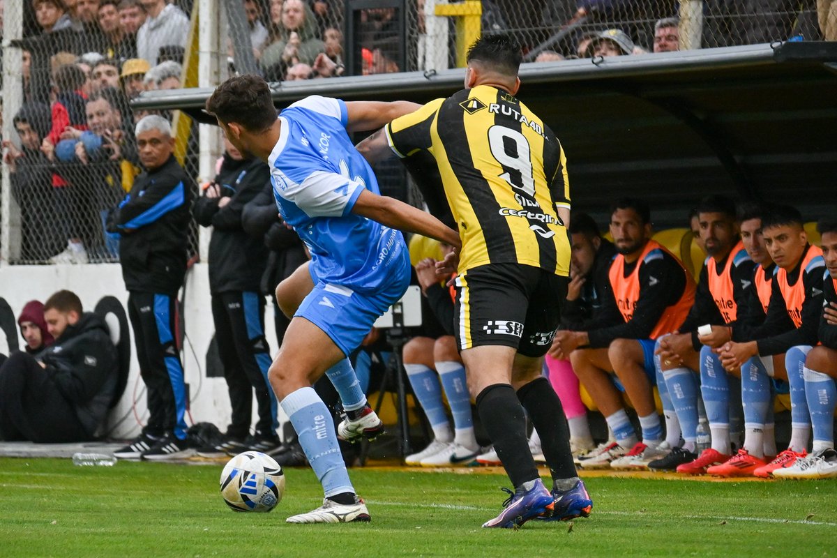 #PrimeraNacional ¡COMENZÓ EL ST! 📌

En el Coliseo #DeportivoMadryn y #EstudiantesRC empatan 0-0. 

Foto: <a href="/ClubMadryn/">Club Social y Deportivo Madryn</a> 
#BNPartidos. 📲