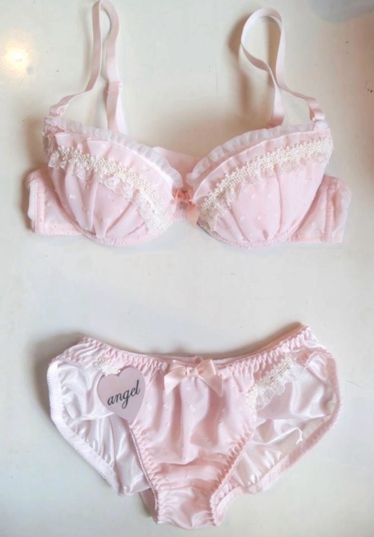 the way i’d look like the prettiest baby pink angel in this 🤍