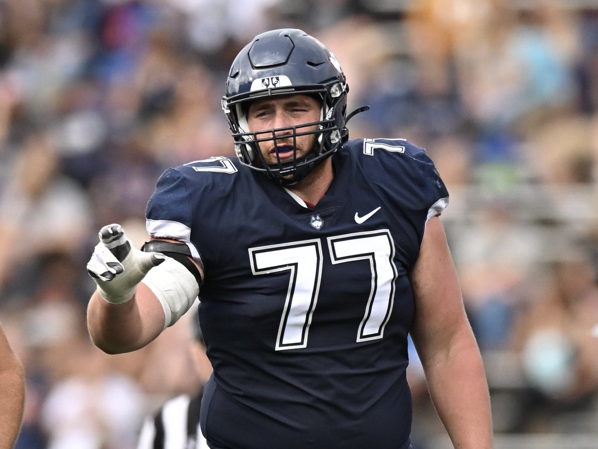 max_olson's tweet photo. UConn OT Ben Murawski plans to enter the transfer portal, his agent @AgentJoeD told ESPN.

The 6-7, 335 redshirt junior started 12 games at LT this season and 6 games at LG in 2024. Murawski has one more season of eligibility and is expected to receive strong P4 interest. https://t.co/EP3SStPvYB