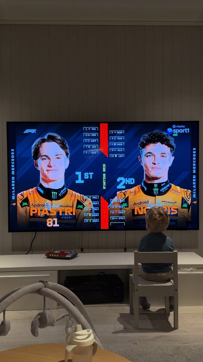 leneflataker's tweet photo. Jakob på 2 år er allereie så investert i @F1 at då vi stod på kjøkkenet og faren hans slo på F1-sendinga, rakk @Atlegulbrandsen å seie tre ord (!) før han kjente igjen stemma, bråsnudde, sprang mot TV-en og ropte «håhåhåååhå brrrrr!»😂 Tidleg krøkast! #F1 #Formula1 @ViaplaySport https://t.co/fD5pKGpJha