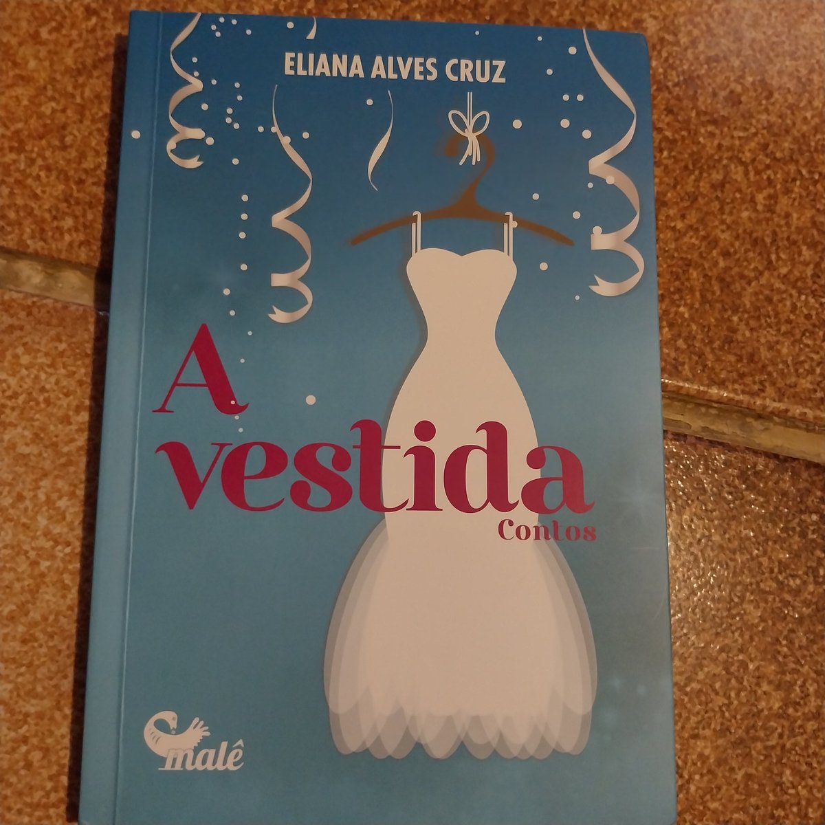 "(...) precisávamos dos que tivessem a coragem suficiente para, se for necessário, sentir dor, pois, segundo tudo o que já sabemos, esse é o primeiro requisito da empatia; a bravura em vestir a angústia do outro."

Por <a href="/elianealvescruz/">Eliane Alves</a>