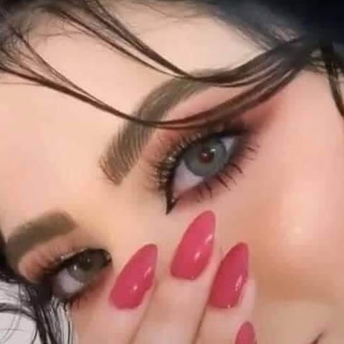 أنت الهـــوى للروح يا ساكـــن الروح
والروح يا روحــــــي مكانـــك وبيتك

والقلـب لك يا مالك القلــب مفتوح
كل مانظــــرت اعماق قلبــي لقيتك

احساس عشقك داخل القلب بينوح
وانت الذي كـل المحبـــــه عطيتك