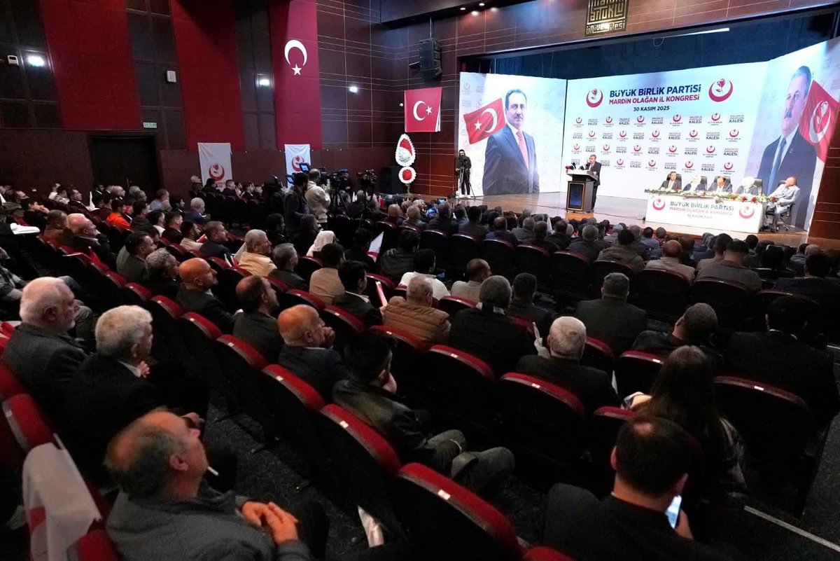 Genel Başkanımız Sayın Mustafa Destici’nin teşrifleriyle, Mardin İl Kongremizi yüksek bir katılım ve güçlü bir birliktelik atmosferinde gerçekleştirdik. Kongrede göreve seçilen İl Başkanımız Salih Ersöz’ü tebrik ediyor, Mardin teşkilatımıza çalışmalarında başarılar diliyorum.