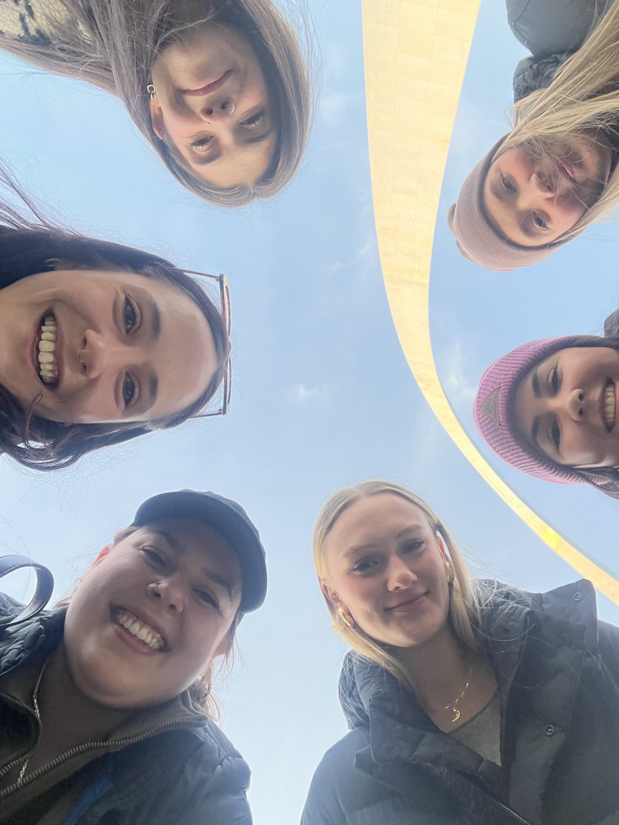 GatewayArchSTL's tweet image. Photos that should be a holiday card 📸🎄