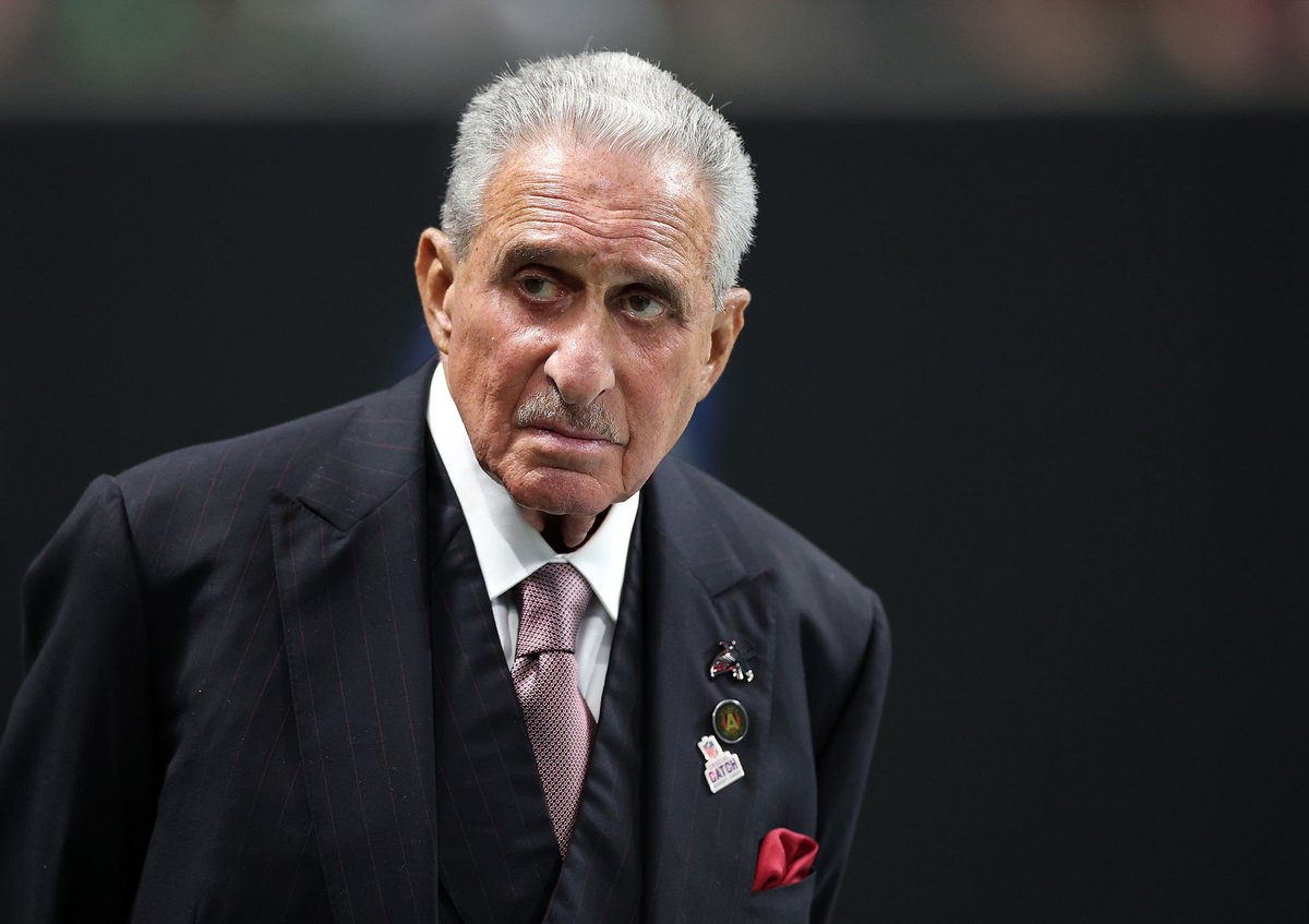 AustinPlanet's tweet image. In the NFL it’s pretty easy to get a fast rebuild. Bad teams only stay bad because the owner. Arthur Blank has destroyed the Atlanta Falcons franchise with his decision making, with Rich McKay. He hired Raheem Morris over Ben Johnson, Mike Vrabel, Mike Macdonald. #DirtyBirds