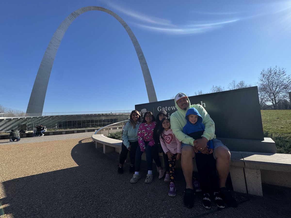 GatewayArchSTL's tweet image. Photos that should be a holiday card 📸🎄