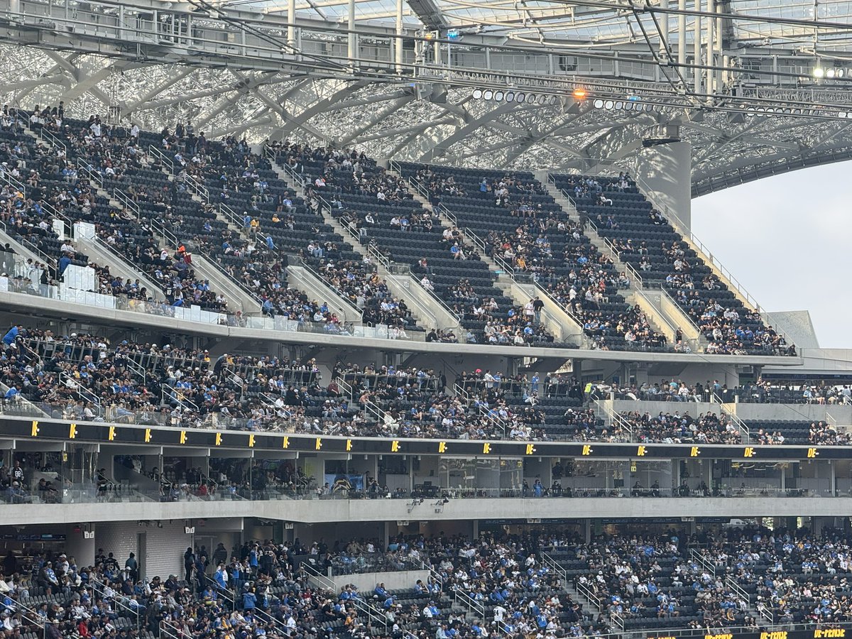VegasSportsTD's tweet photo. For a team in playoff contention with a legit franchise QB, this place is pretty sparse. https://t.co/VMcGujMaqo
